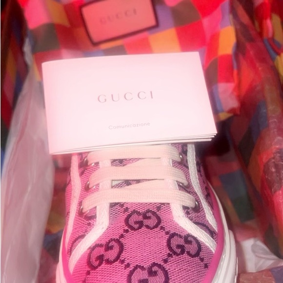 Woman’s Pink Gucci tennis set - Picture 3 of 9